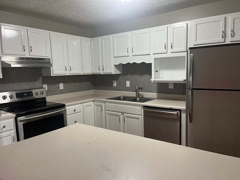 Building Photo - 356 Avonwick Pl