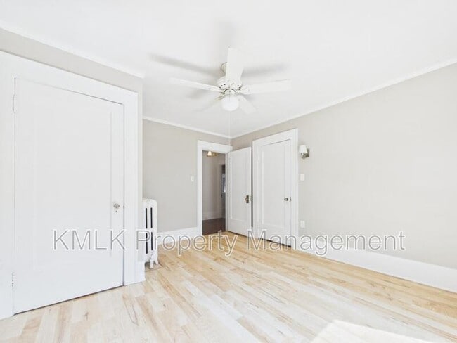 Building Photo - 137 Conger Ave