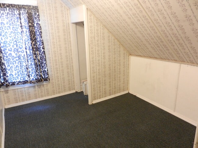 Building Photo - 1730 Willow Ave