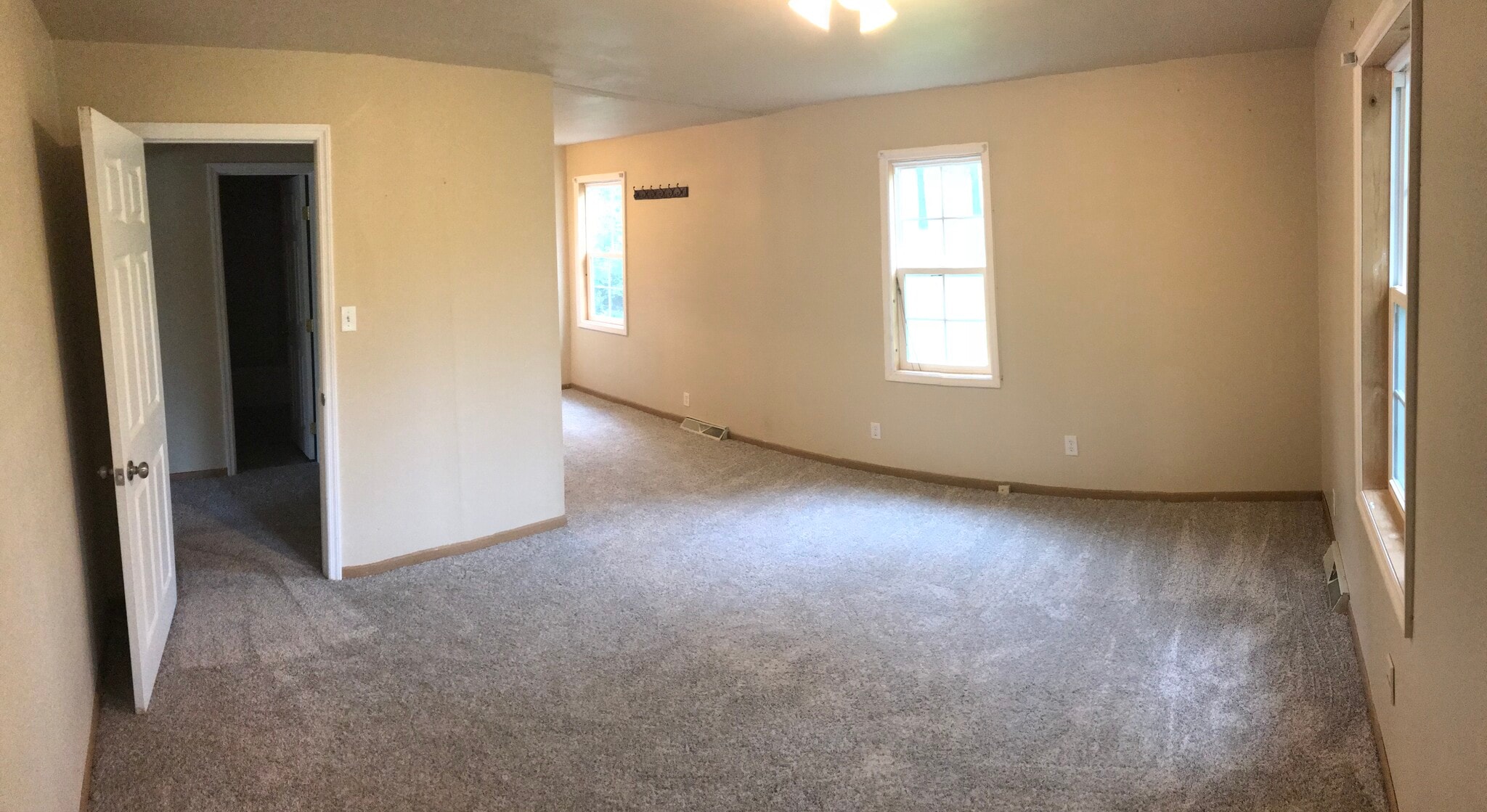 Building Photo - 4889 Vista Hills Dr
