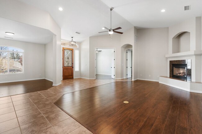 Building Photo - Pinion Oaks 4 Bedroom Home