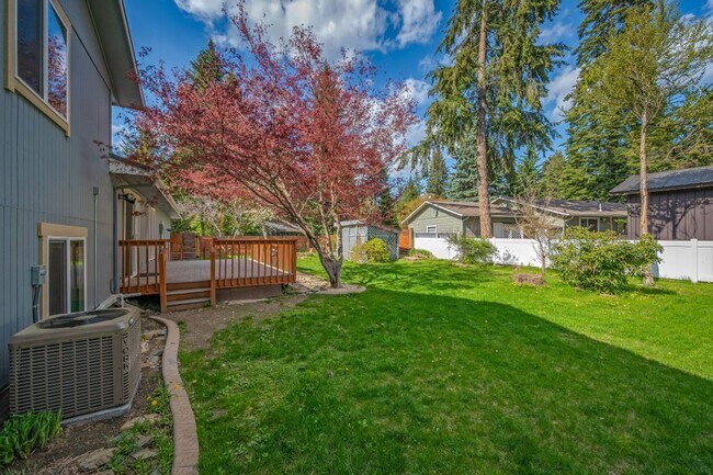 Building Photo - Emerald Estates 4 bed 2 bath with fenced yard