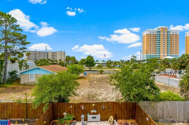 Building Photo - 7405A Beach Dr