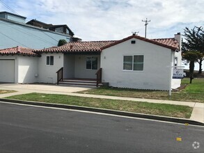 Building Photo - Beach Charmer in Rio Del Mar!
