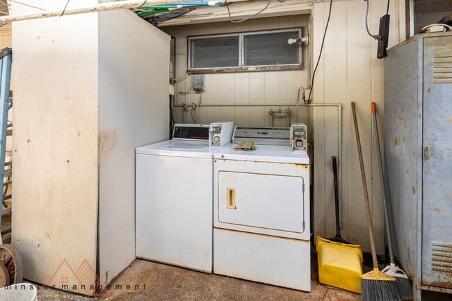 Building Photo - 1322 Olino St