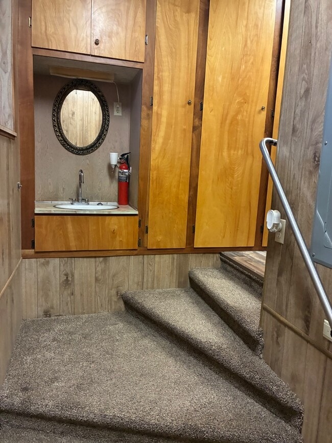 Building Photo - 1415 E 850 N