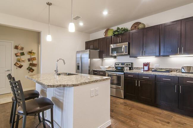 Amberley at Inverness | Englewood, CO Apartments | Kitchen - Amberley at Inverness