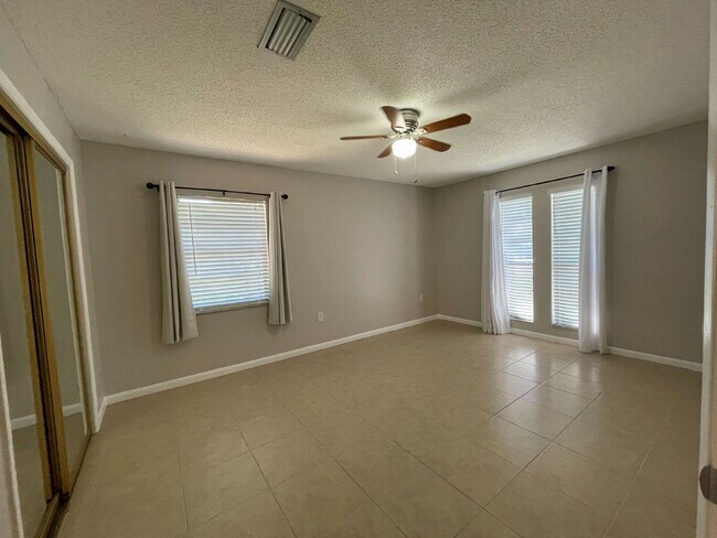 Building Photo - 3 Bedroom Pool Home Available in Palm Bay