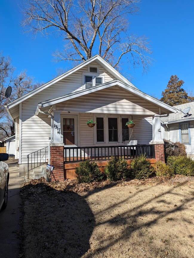 Building Photo - 1317 SW Plass Ave