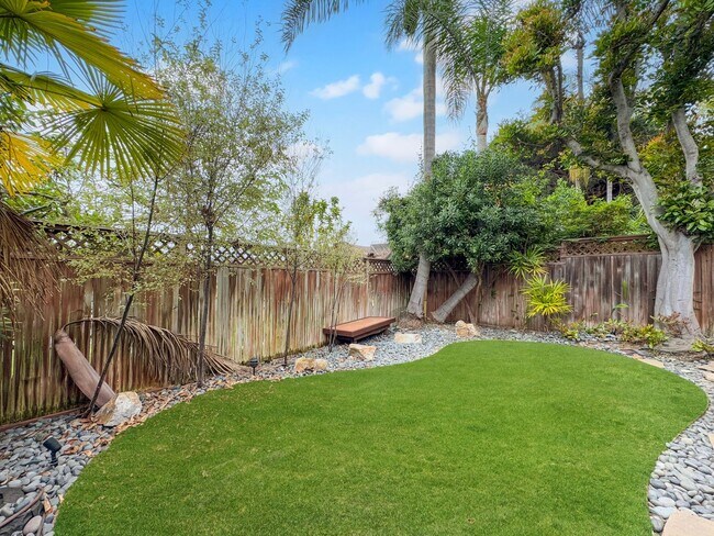 Building Photo - Stunning 3B/3BA House in Del Mar!