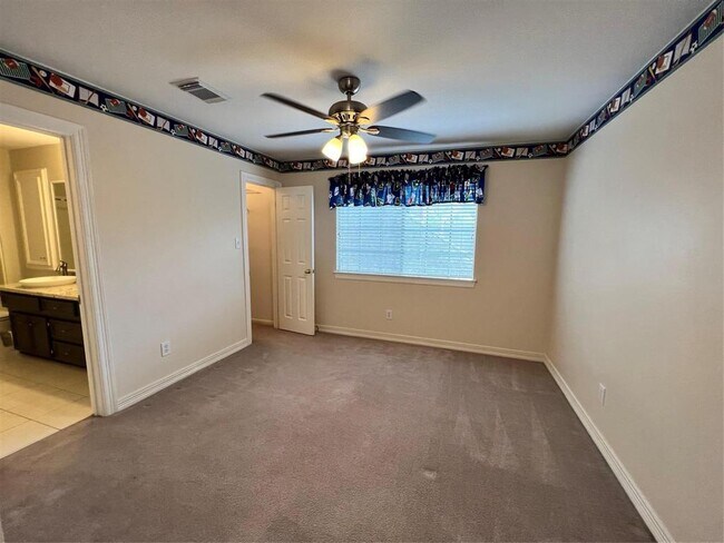 Building Photo - 4831 Hillswick Dr