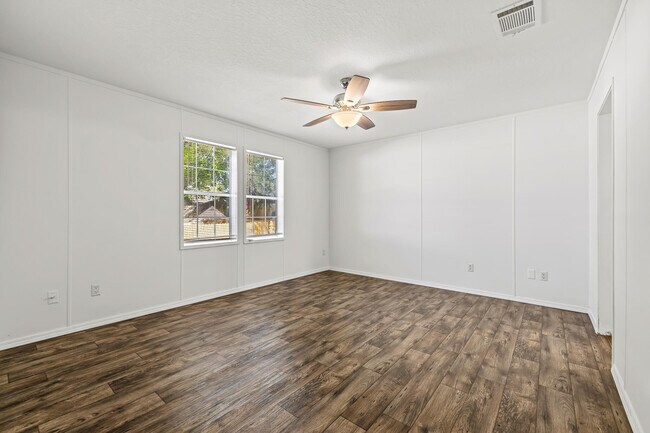 Building Photo - 10503 Marina Way