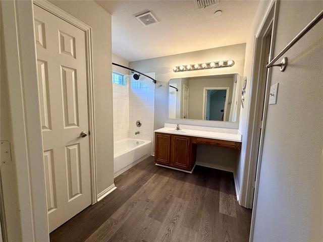 Building Photo - 8738 Bigelow Dr