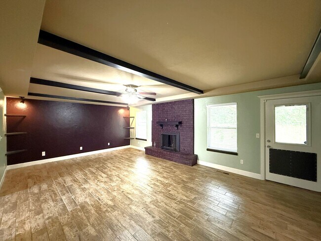 Building Photo - 5324 Eden Dr
