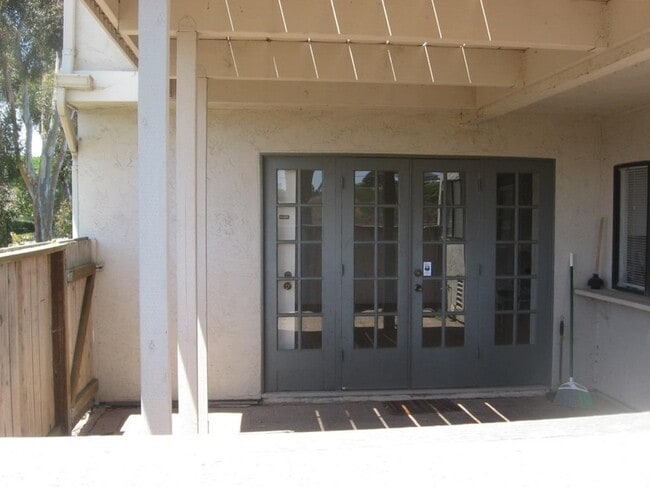 Building Photo - 3907 Camino Lindo