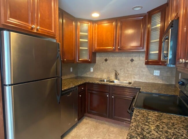 Building Photo - Perfectly Appointed Renovated 2 Bedroom 1 Bath Condo in Santa Clara