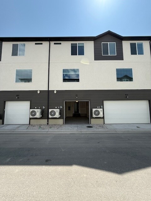 Building Photo - 411 S 1130 W