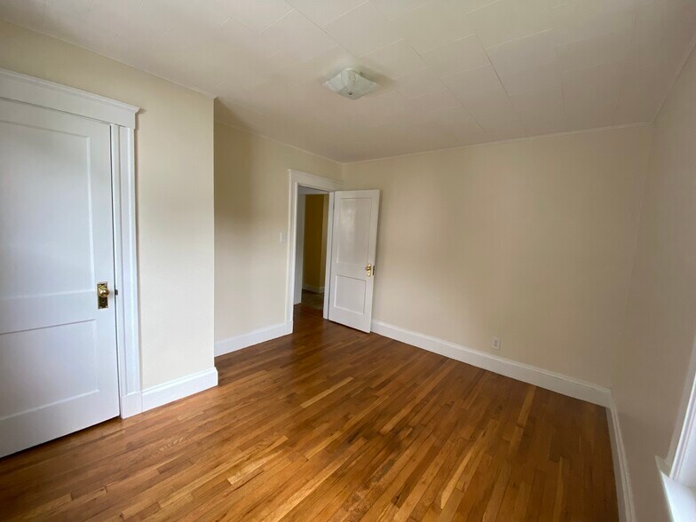 bedroom 1 - 93 Fairmont St