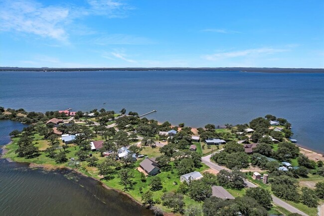 Building Photo - 106 Agarita Dr