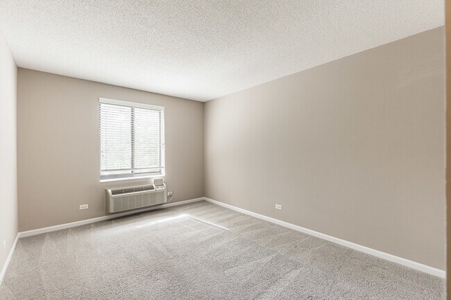 Building Photo - 470 Fawell Blvd