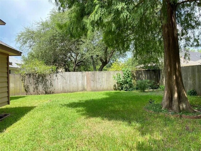 Building Photo - 16427 Dunmoor Dr