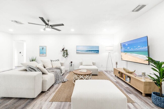 Building Photo - 1271 Woodlawn St