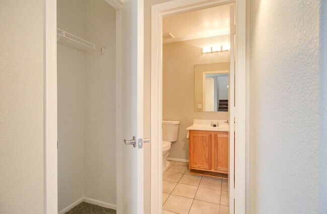 Building Photo - 5945 N 73rd Dr