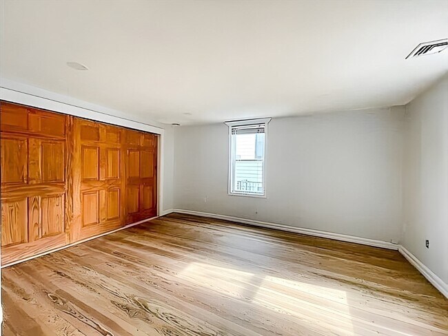 Building Photo - 78 Dalby St