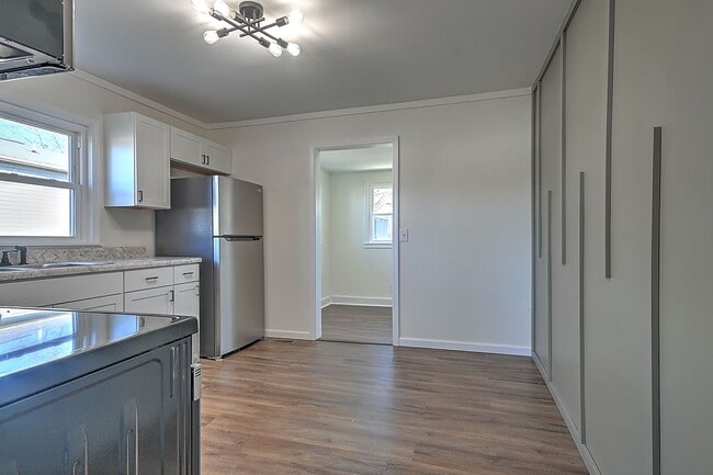 Building Photo - 502 Colorado St