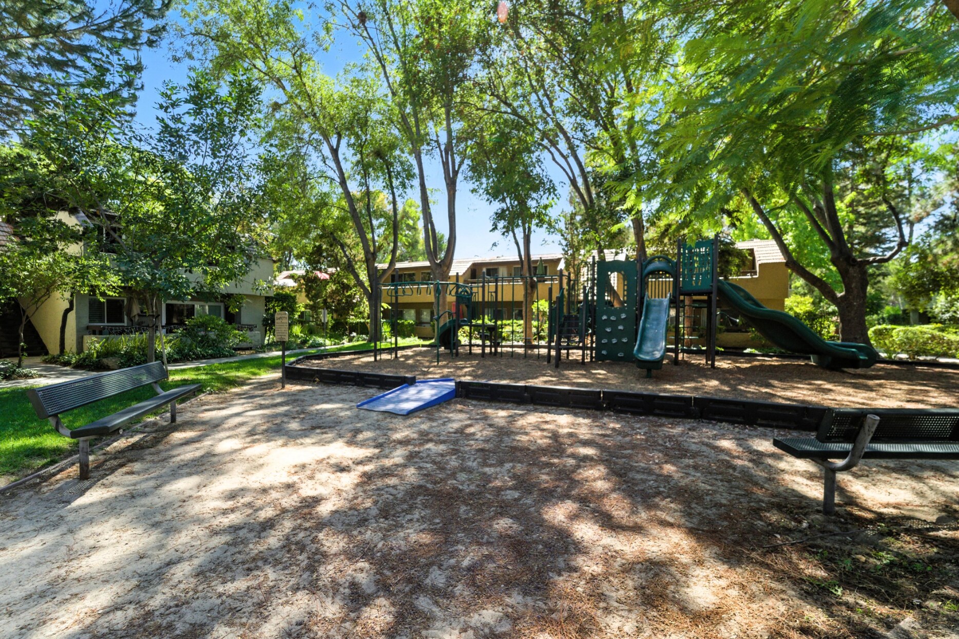 Building Photo - 303 Tradewinds Dr