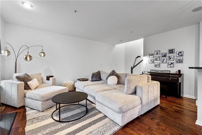 Building Photo - 294 Maple Ridge Dr