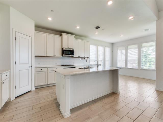 Building Photo - 2122 Creekbluff Ct