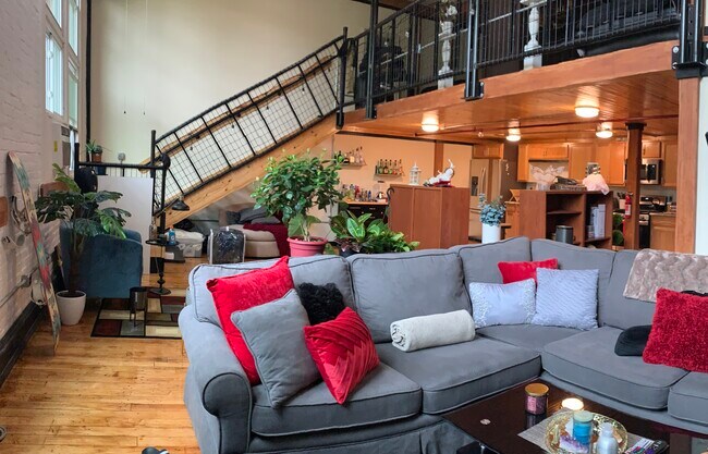 Building Photo - 691 Trump St