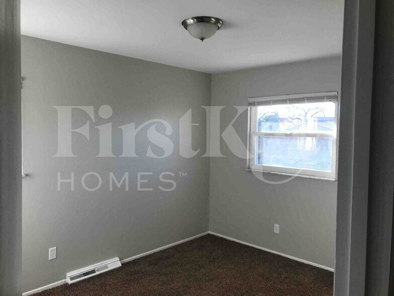Building Photo - 5994 Waldway Ln