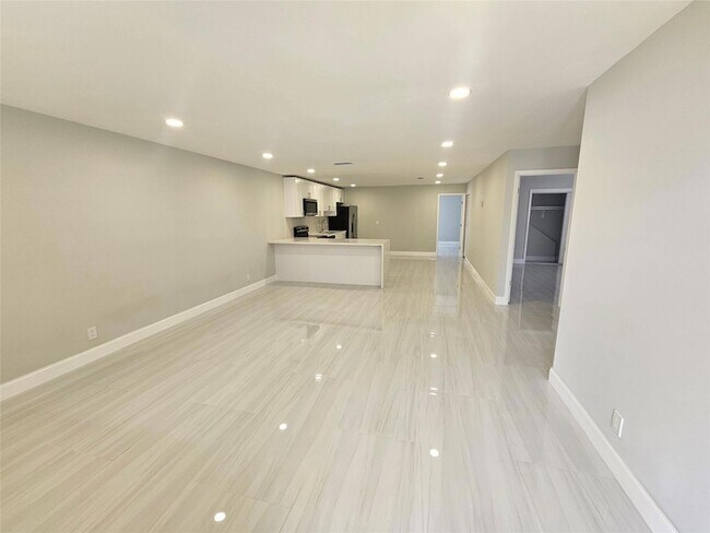 Building Photo - 4072 SW 51st St