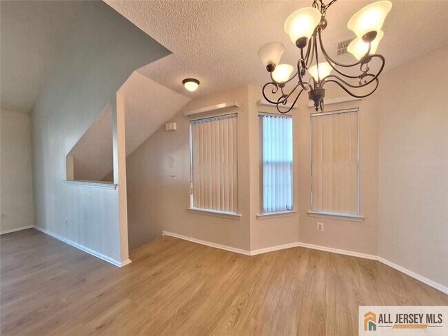 Building Photo - 511 Sunshine Ct