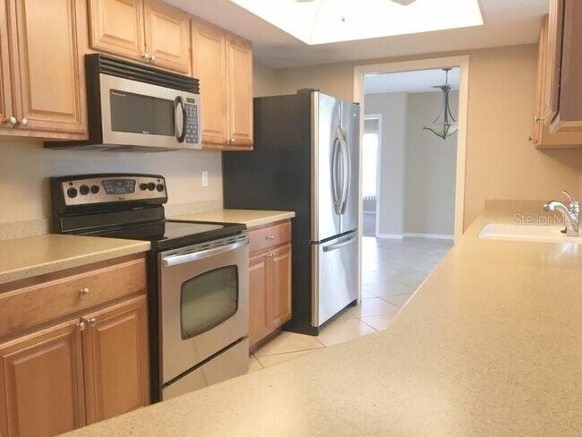 Building Photo - 2281 Vía Seville