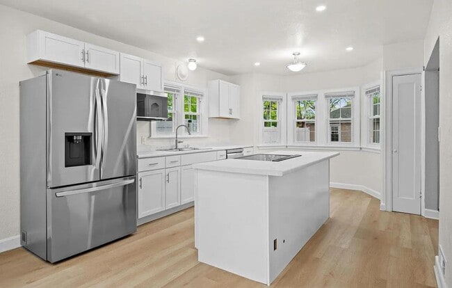 Building Photo - 5680 N 34th St