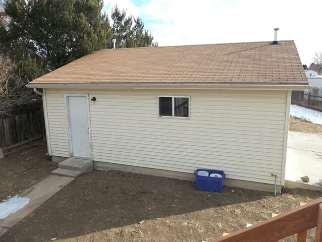 Building Photo - Spacious Berthoud Home with Finished Basement & Detached Shop