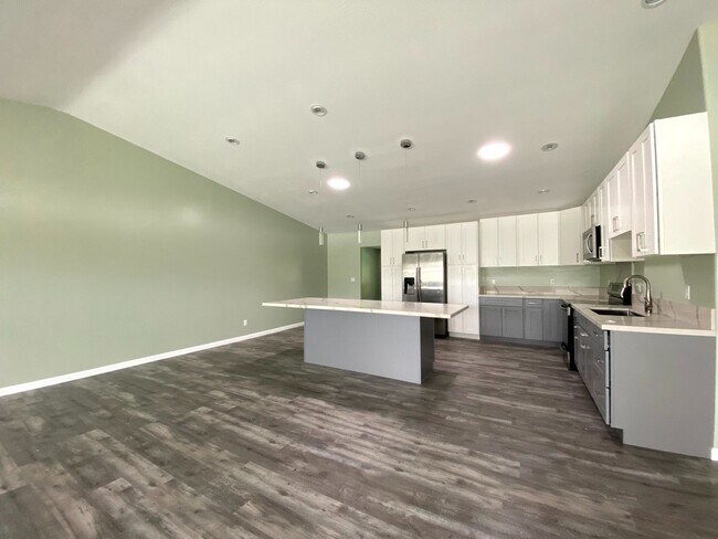 Building Photo - Loihi Place 45-536