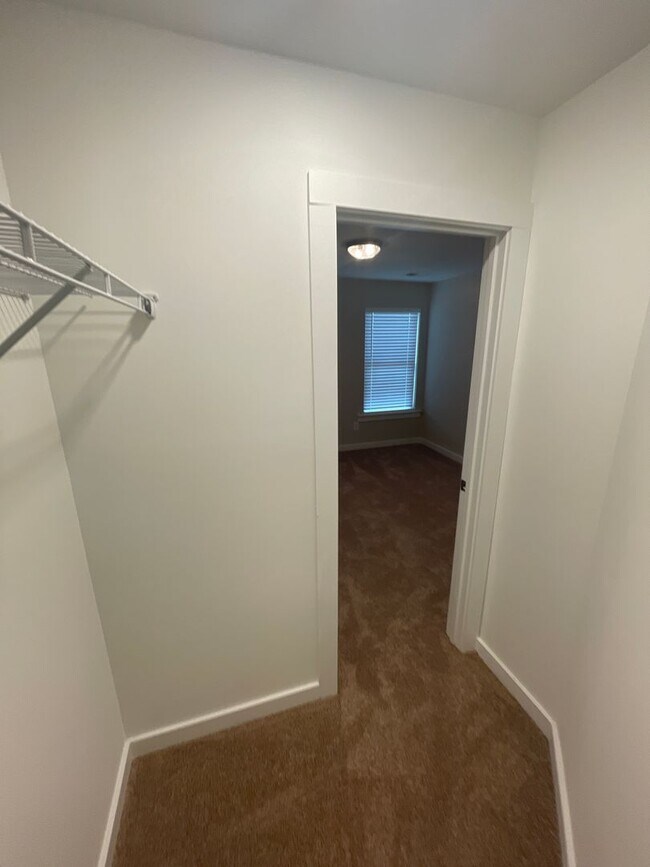 Building Photo - Home for Rent in Oak Grove, AL!!! Available to View Now!