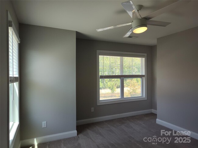 Building Photo - 170 Pine Eagle Dr