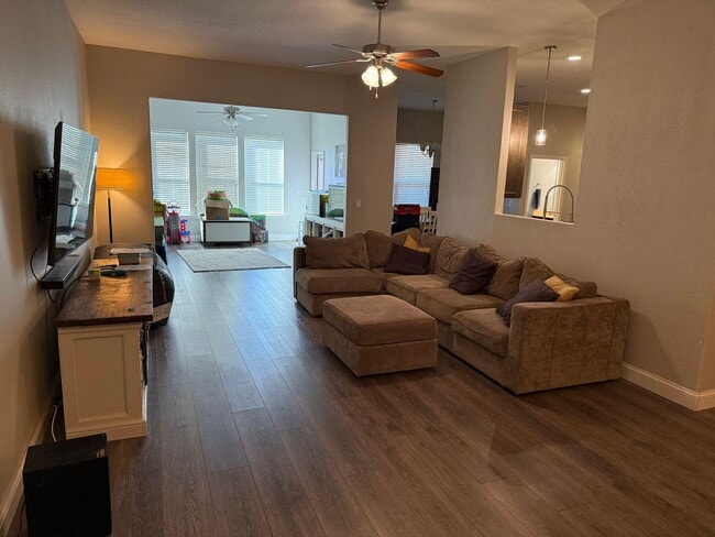 Building Photo - 3070 Crown Creek Cir