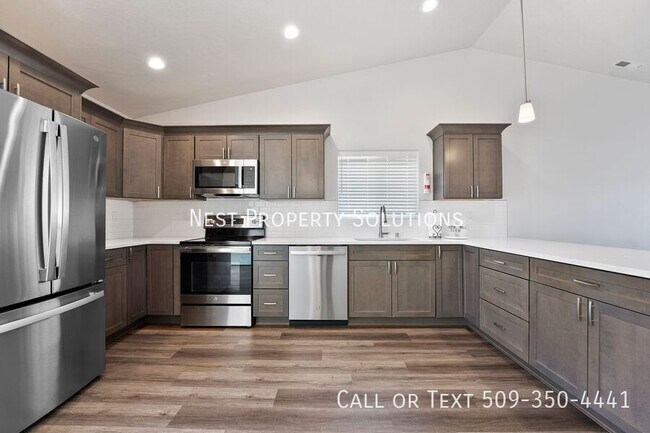 Building Photo - 422 N Washington St