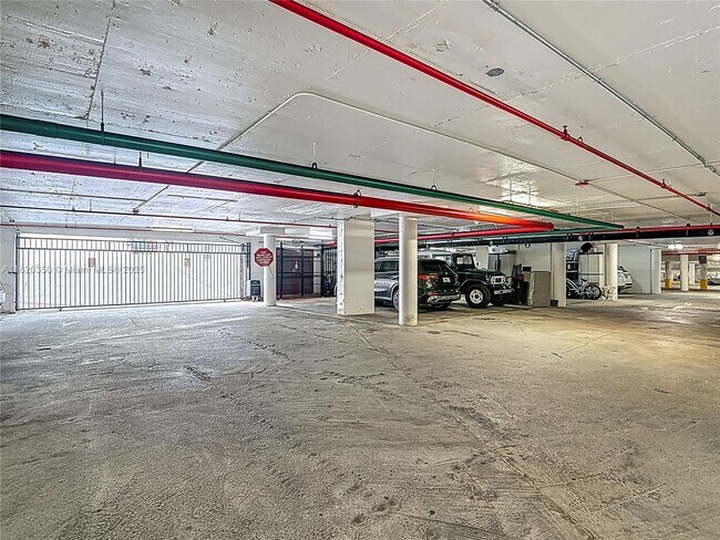 Building Photo - 911 E Ponce De Leon Blvd