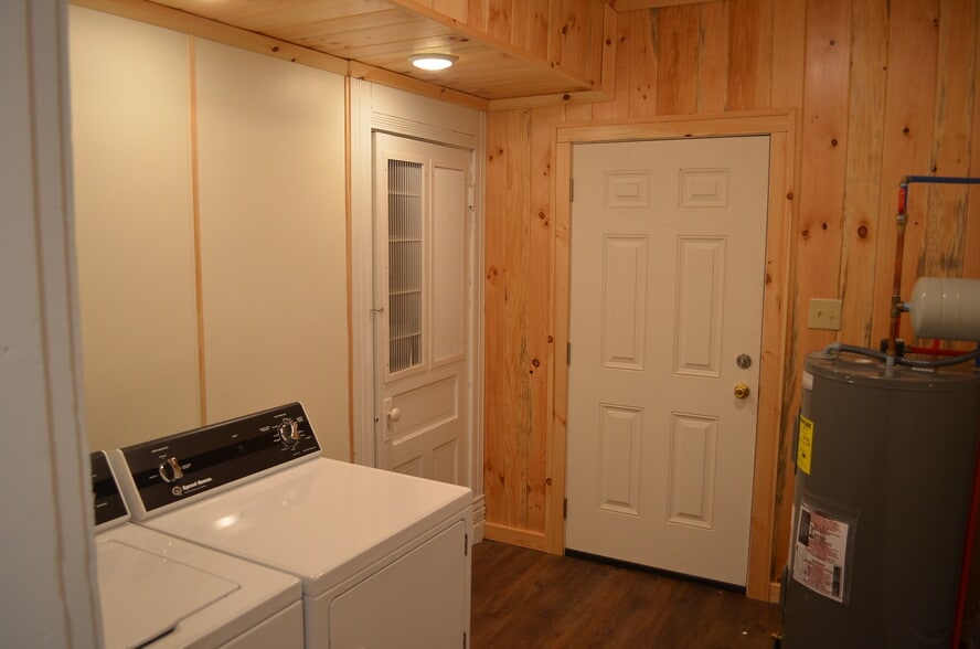 Building Photo - 444 Chestnut St