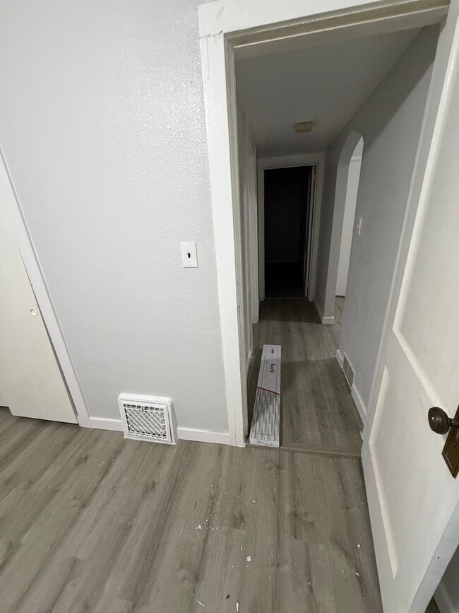 Building Photo - New Property!!