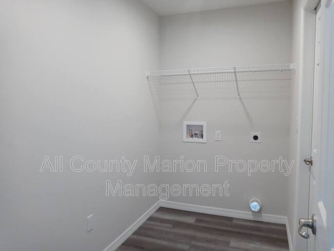 Building Photo - 5390 NW 55th Ct