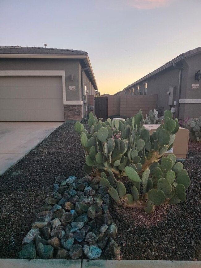 Building Photo - Great family home in Red Rock