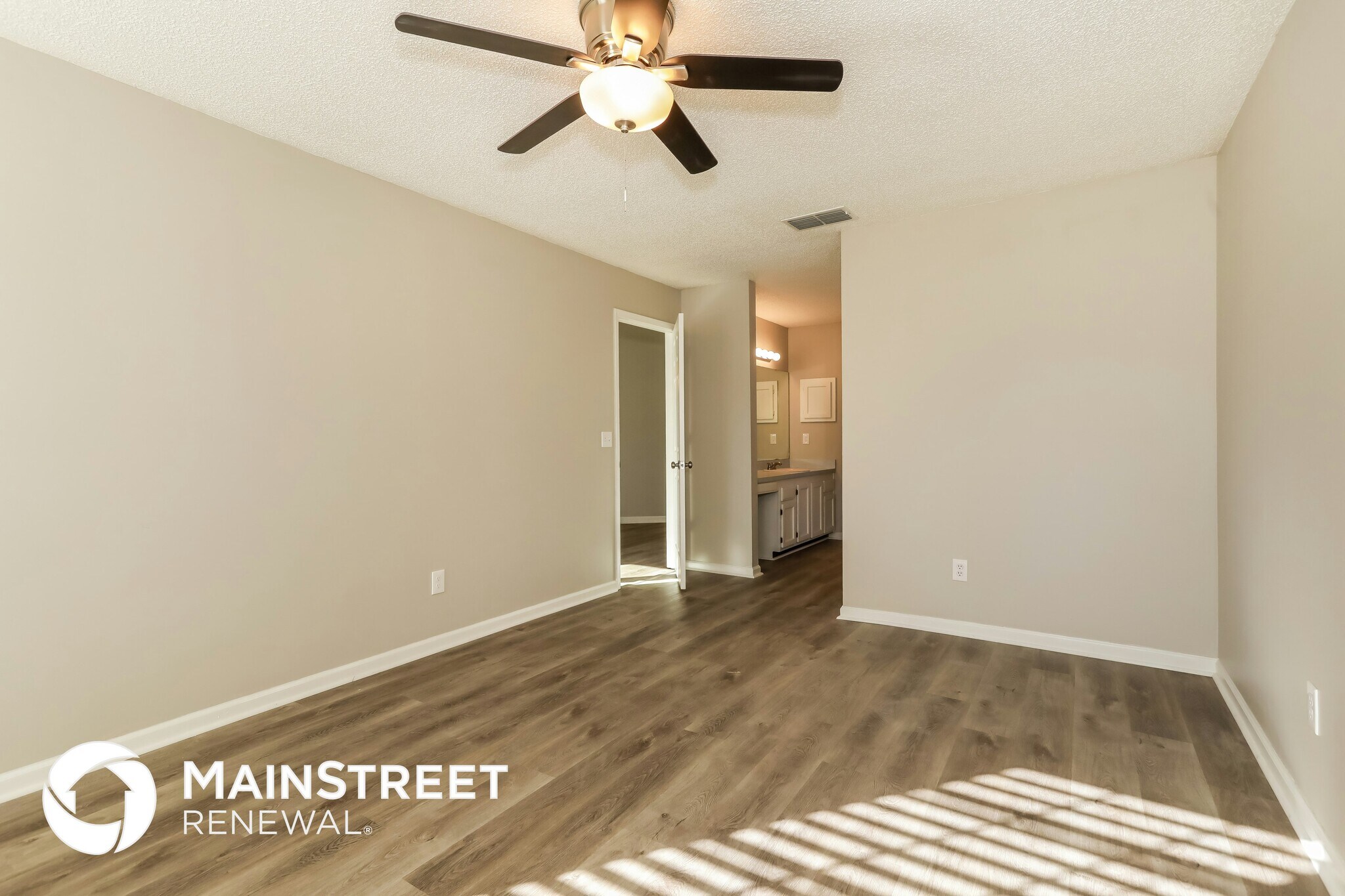 Building Photo - 7767 Pikes Peak Dr